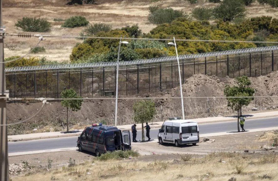 Mehr Informationen zu "Sturm auf Melilla: Marokko bestätigt den Tod eines Polizisten"